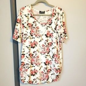Cute floral maternity blouse with detachable necklace